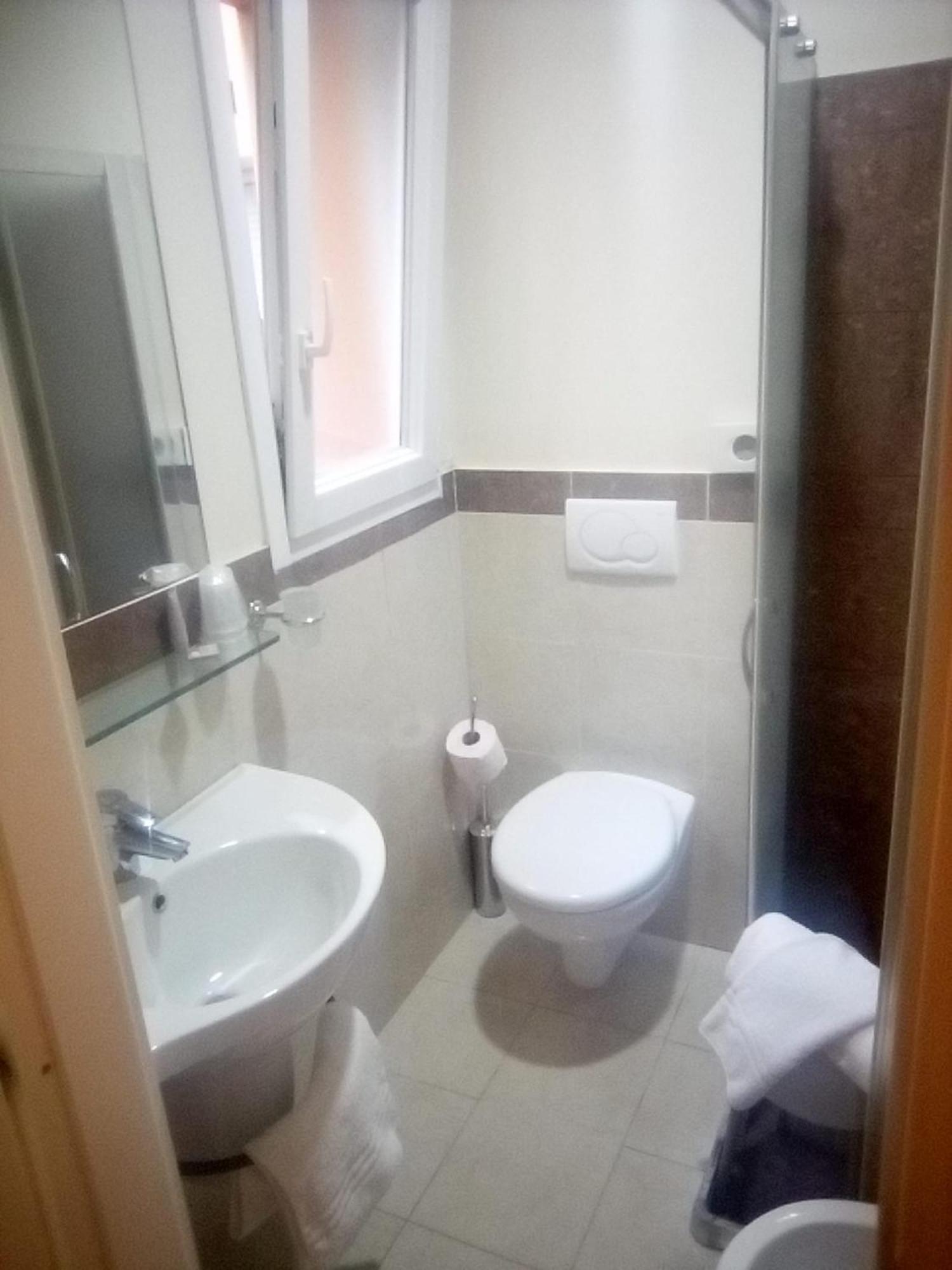 Hotel Villa Lalla Rimini Kültér fotó